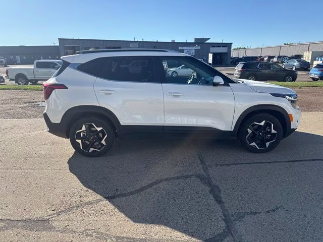 2024 Snow White Pearl Kia Seltos EX AWD SUV