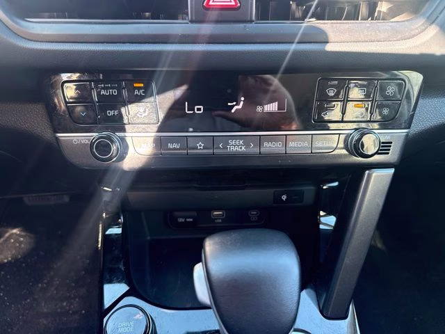 2024 Snow White Pearl Kia Seltos EX AWD SUV