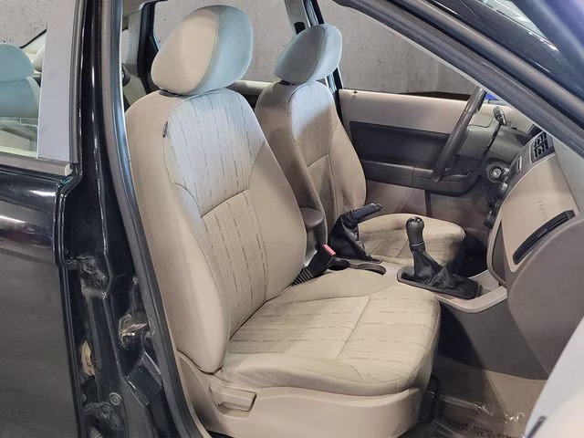 2010 Ebony Ford Focus SE FWD Sedan