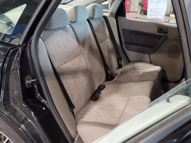 2010 Ebony Ford Focus SE FWD Sedan