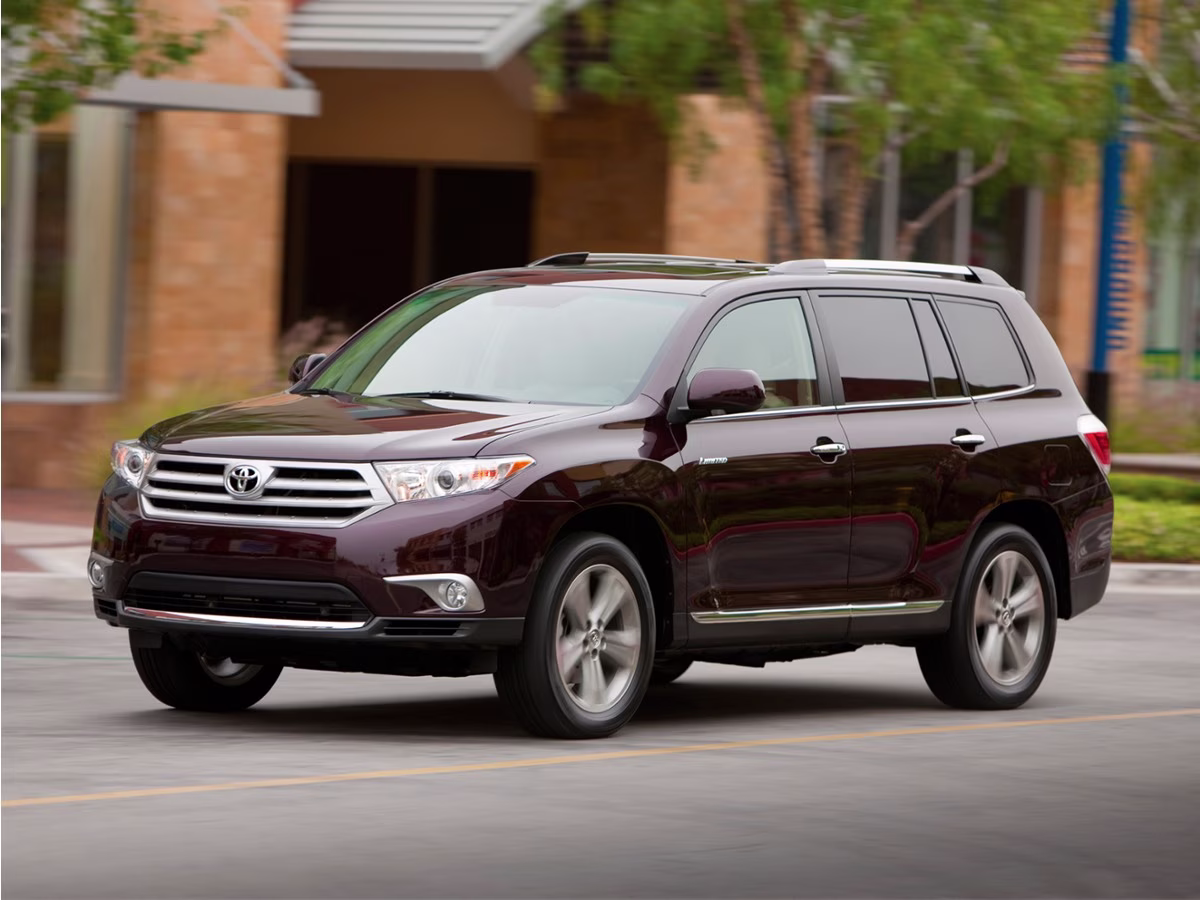 2011 White Toyota Highlander Base 4X4 SUV