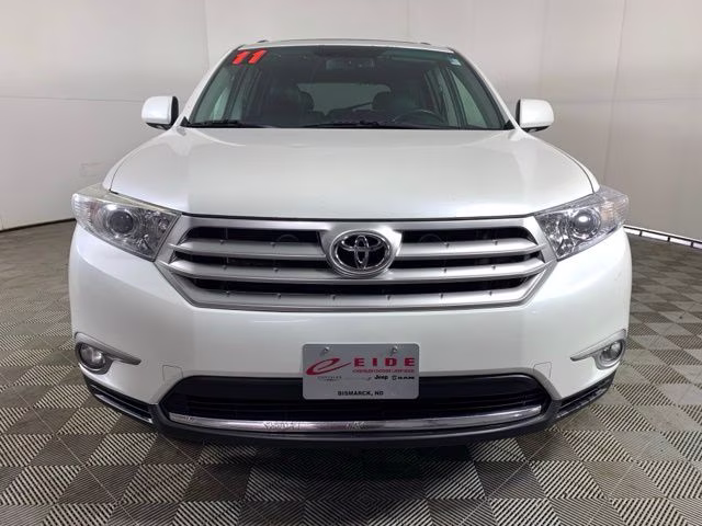 2011 Classic Silver Metallic Toyota Highlander Limited 4X4 SUV