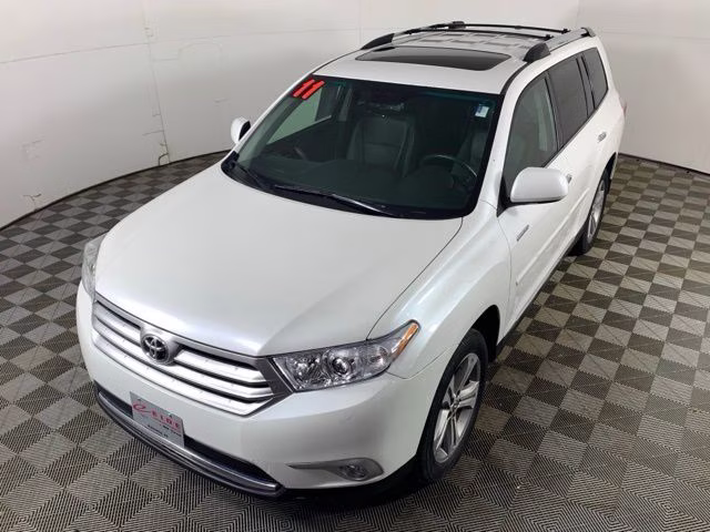 2011 Classic Silver Metallic Toyota Highlander Limited 4X4 SUV
