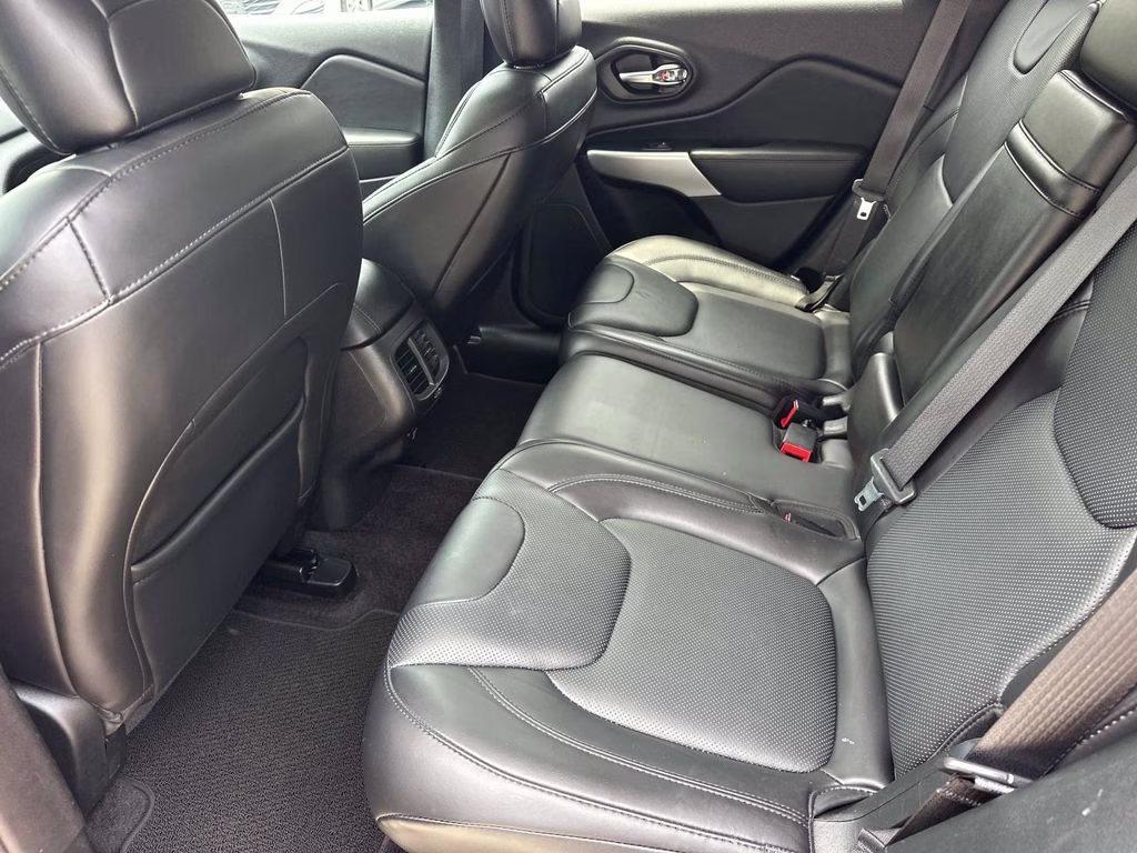 2017 Deep Cherry Red Crystal Pearlcoat Jeep Cherokee Overland 4X4 SUV