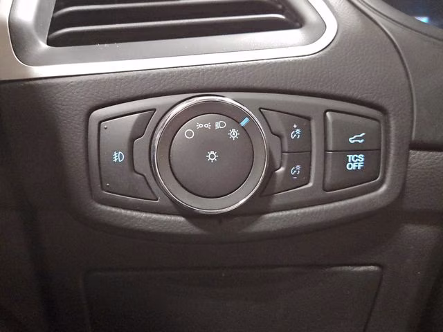 2022 Oxford White Ford Edge SEL AWD SUV