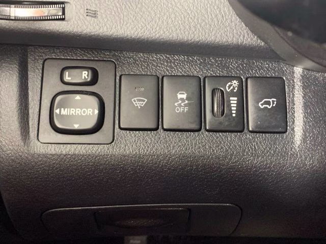 2011 Classic Silver Metallic Toyota Highlander Limited 4X4 SUV