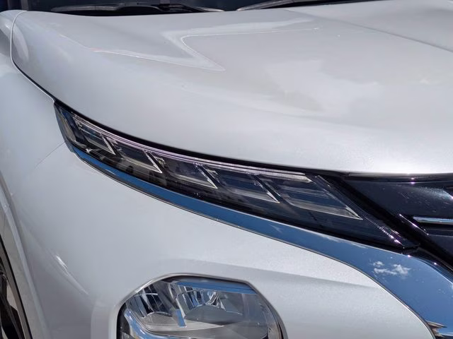 2024 White Diamond Mitsubishi Outlander SE FWD SUV