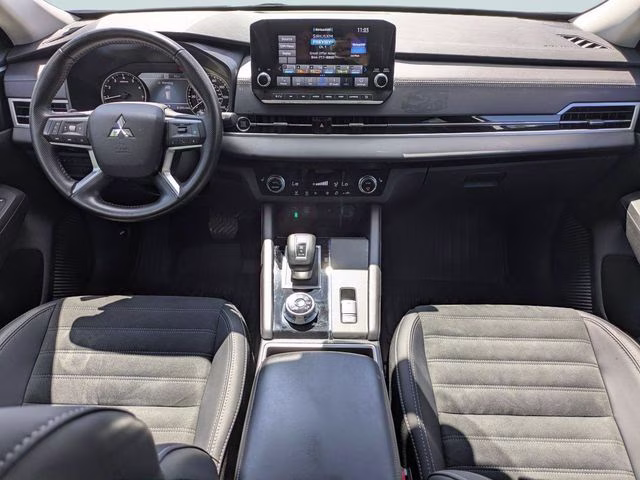 2024 White Diamond Mitsubishi Outlander SE FWD SUV