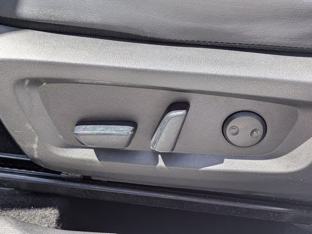 2024 White Diamond Mitsubishi Outlander SE FWD SUV