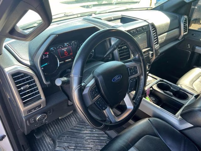 2019 White Platinum Ford Super Duty F-350 SRW Platinum 4X4 Truck