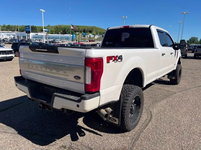 2019 White Platinum Ford Super Duty F-350 SRW Platinum 4X4 Truck