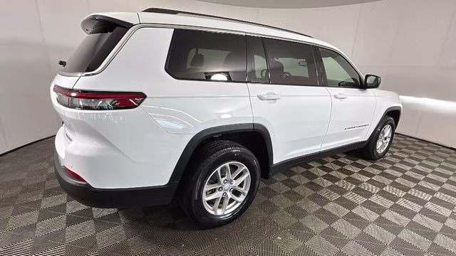2023 Bright White Clearcoat Jeep Grand Cherokee L Laredo 4X4 SUV