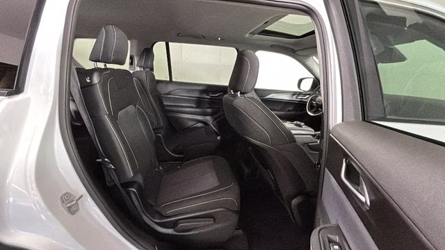 2023 Bright White Clearcoat Jeep Grand Cherokee L Laredo 4X4 SUV