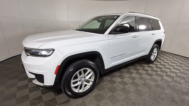 2023 Bright White Clearcoat Jeep Grand Cherokee L Laredo 4X4 SUV