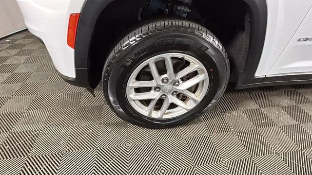2023 Bright White Clearcoat Jeep Grand Cherokee L Laredo 4X4 SUV