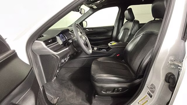 2023 Bright White Clearcoat Jeep Grand Cherokee L Altitude 4X4 SUV