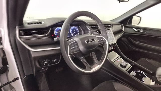 2023 Bright White Clearcoat Jeep Grand Cherokee L Altitude 4X4 SUV