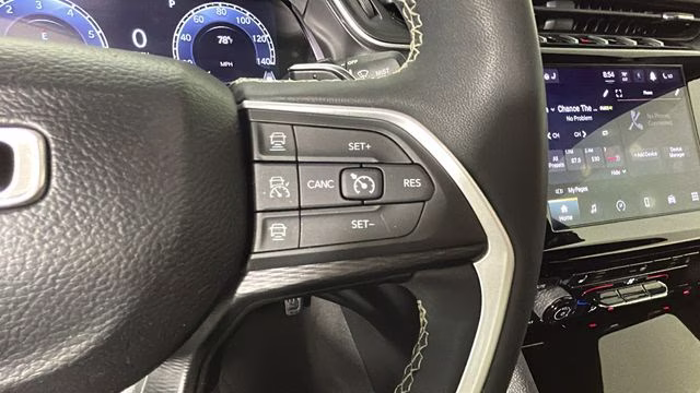 2023 Bright White Clearcoat Jeep Grand Cherokee L Altitude 4X4 SUV