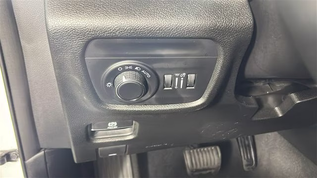 2023 Bright White Clearcoat Jeep Grand Cherokee L Altitude 4X4 SUV