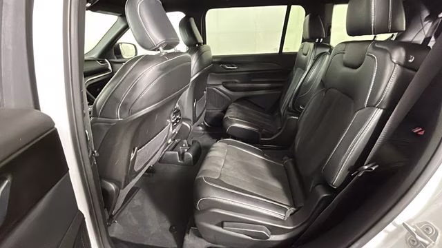 2023 Bright White Clearcoat Jeep Grand Cherokee L Altitude 4X4 SUV