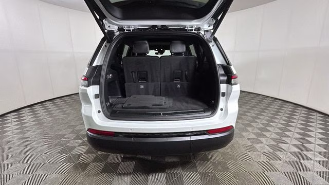 2023 Bright White Clearcoat Jeep Grand Cherokee L Altitude 4X4 SUV