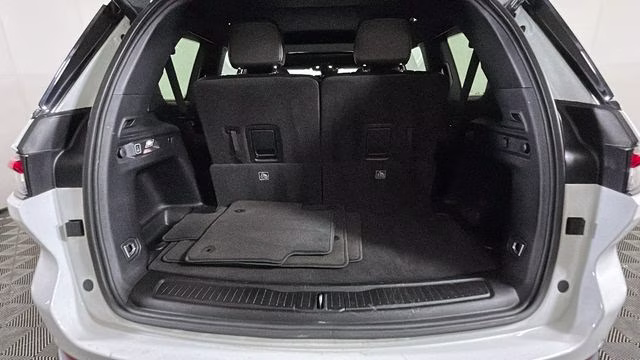 2023 Bright White Clearcoat Jeep Grand Cherokee L Altitude 4X4 SUV