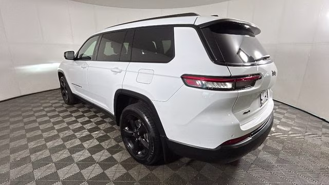 2023 Bright White Clearcoat Jeep Grand Cherokee L Altitude 4X4 SUV