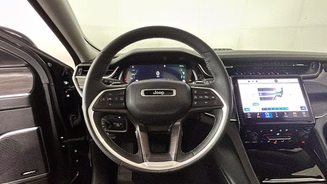 2023 Diamond Black Crystal Pearlcoat Jeep Grand Cherokee 4xe 4X4 SUV