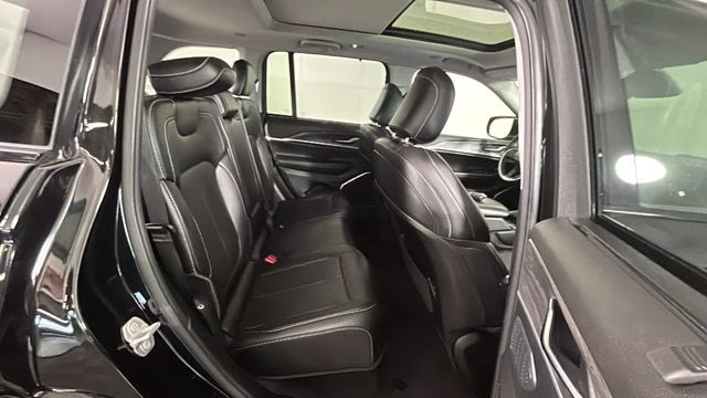 2023 Diamond Black Crystal Pearlcoat Jeep Grand Cherokee 4xe 4X4 SUV