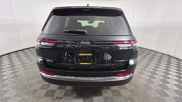 2023 Diamond Black Crystal Pearlcoat Jeep Grand Cherokee 4xe 4X4 SUV