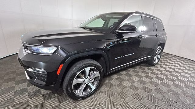 2023 Diamond Black Crystal Pearlcoat Jeep Grand Cherokee 4xe 4X4 SUV