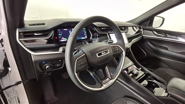 2022 Bright White Clearcoat Jeep Grand Cherokee Trailhawk 4xe 4X4 SUV
