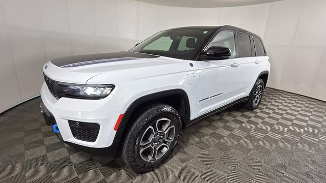 2022 Bright White Clearcoat Jeep Grand Cherokee Trailhawk 4xe 4X4 SUV