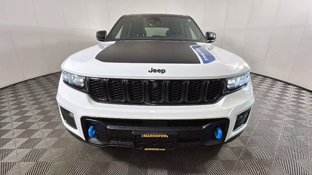 2022 Bright White Clearcoat Jeep Grand Cherokee Trailhawk 4xe 4X4 SUV