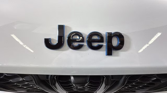 2022 Bright White Clearcoat Jeep Grand Cherokee Trailhawk 4xe 4X4 SUV
