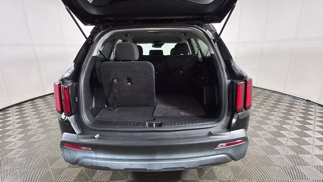 2023 Kia Sorento LX AWD SUV