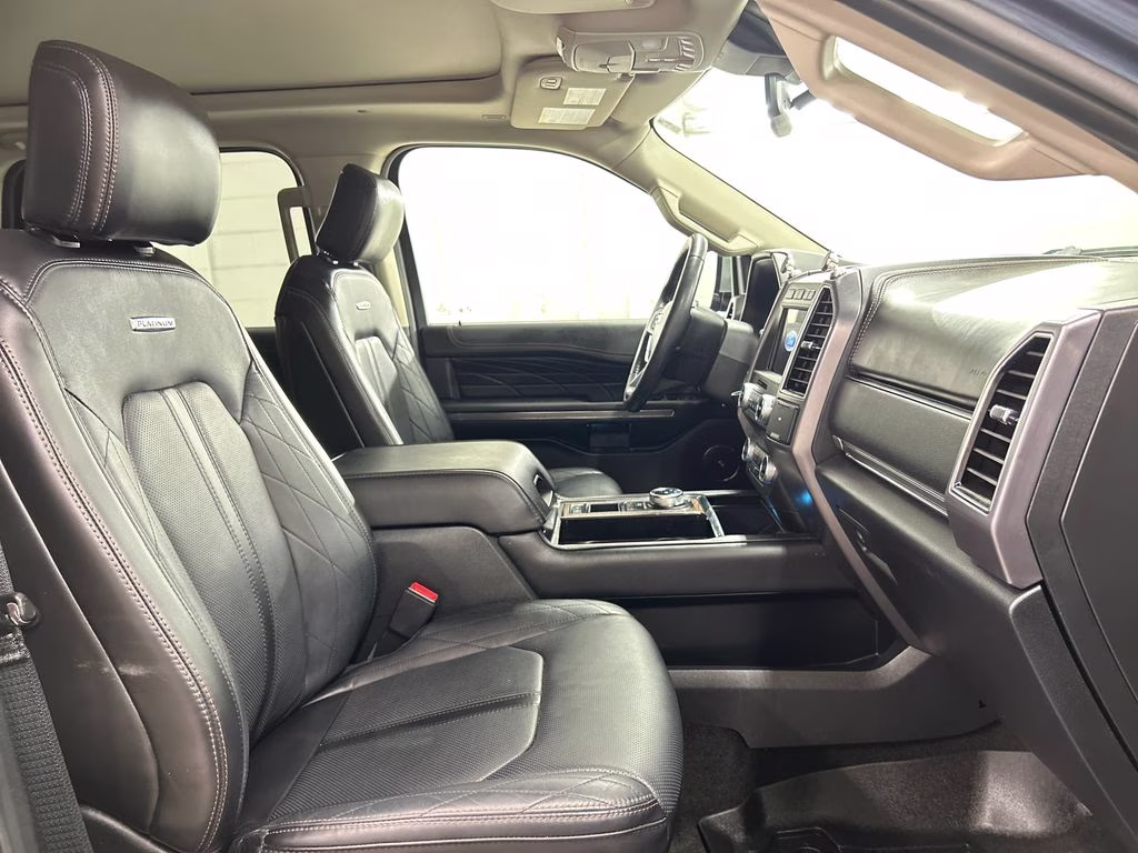 2020 Blue Metallic Ford Expedition Platinum RWD SUV