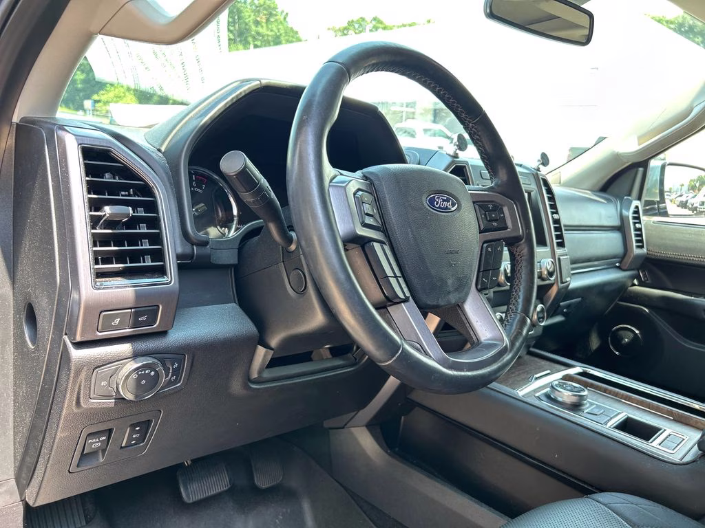 2020 Blue Metallic Ford Expedition Platinum RWD SUV