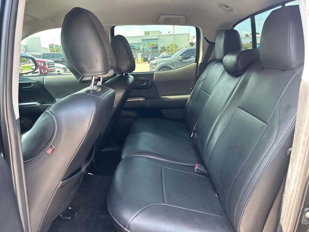 2019 Midnight Black Metallic Toyota Tacoma SR5 RWD Truck