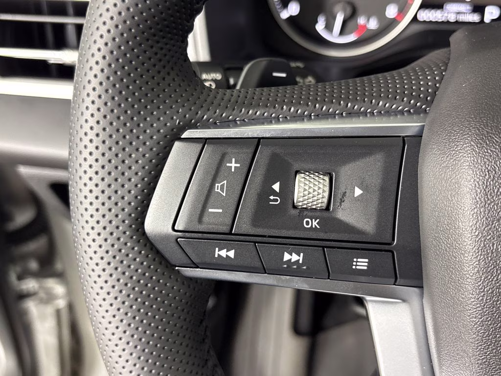 2026 Alloy Silver Metallic Mitsubishi Outlander SE FWD SUV