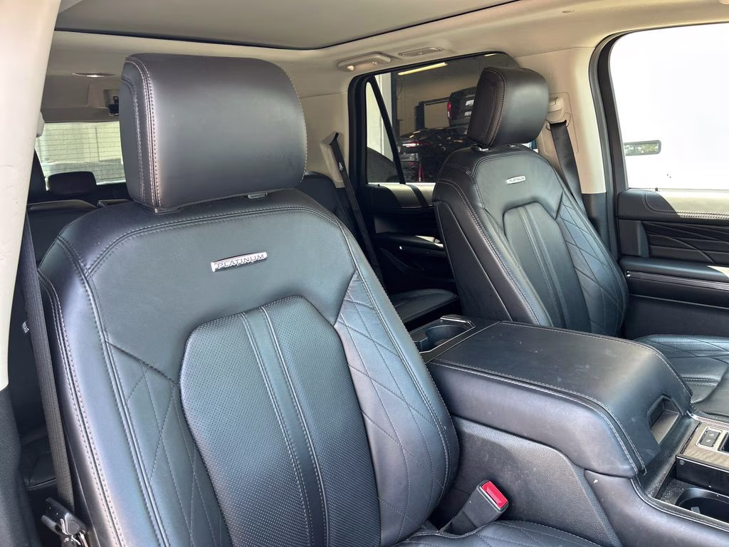 2020 Blue Metallic Ford Expedition Platinum RWD SUV