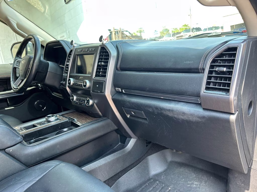 2020 Blue Metallic Ford Expedition Platinum RWD SUV