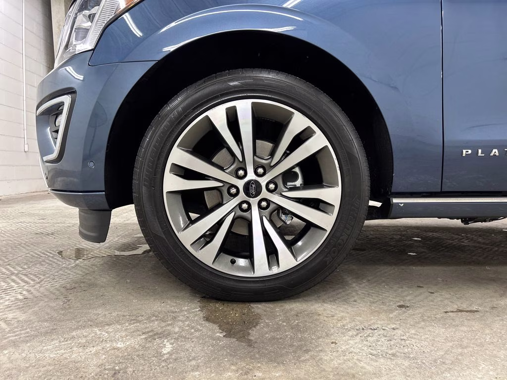 2020 Blue Metallic Ford Expedition Platinum RWD SUV