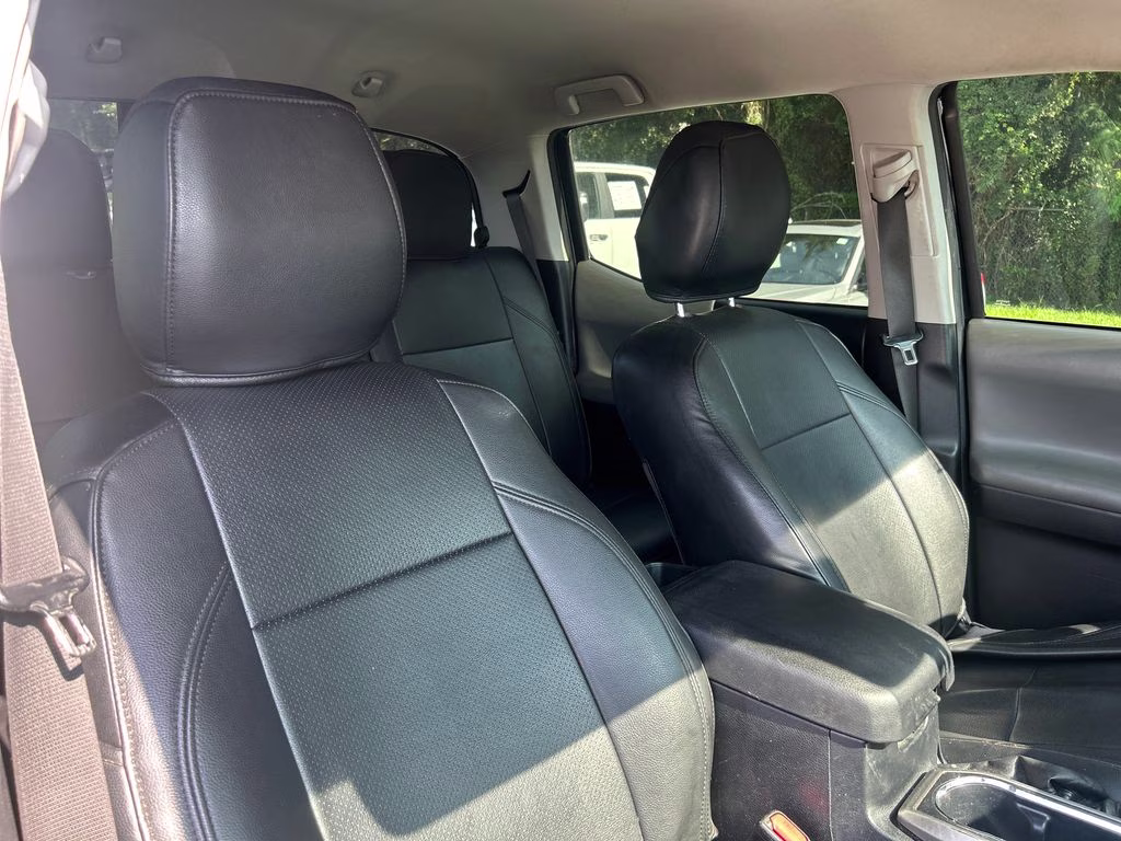 2019 Midnight Black Metallic Toyota Tacoma SR5 RWD Truck