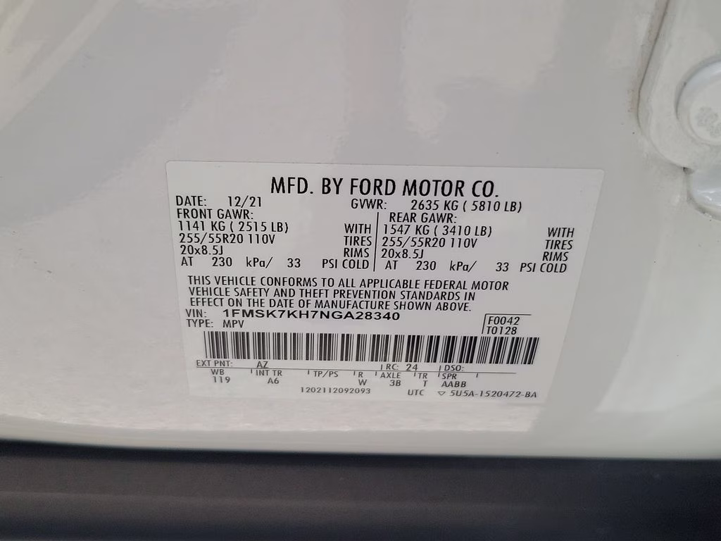 2022 Star White Metallic Tri-Coat Ford Explorer ST-Line RWD SUV