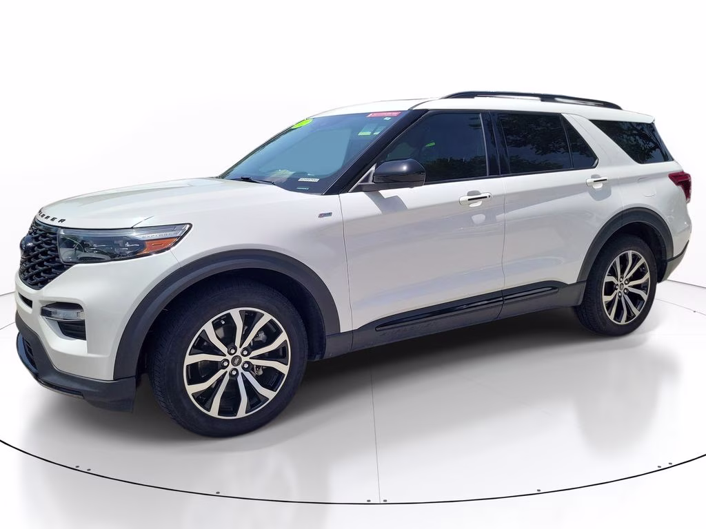 2022 Star White Metallic Tri-Coat Ford Explorer ST-Line RWD SUV