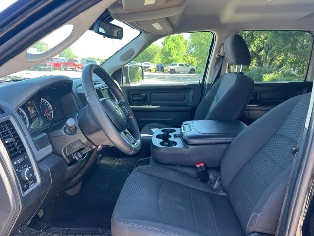 2019 Brilliant Black Crystal Pearlcoat Ram 1500 Classic Express 4X4 Truck