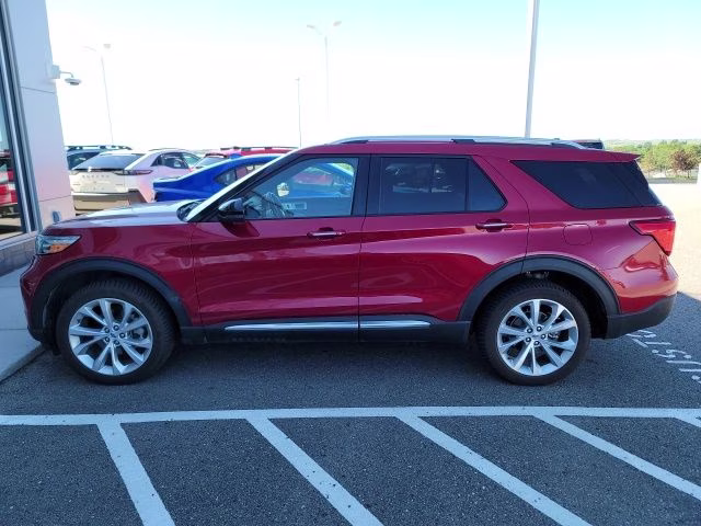 2022 Rapid Red Metallic Tinted Clearcoat Ford Explorer Platinum 4X4 SUV