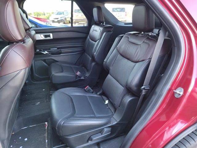 2022 Rapid Red Metallic Tinted Clearcoat Ford Explorer Platinum 4X4 SUV