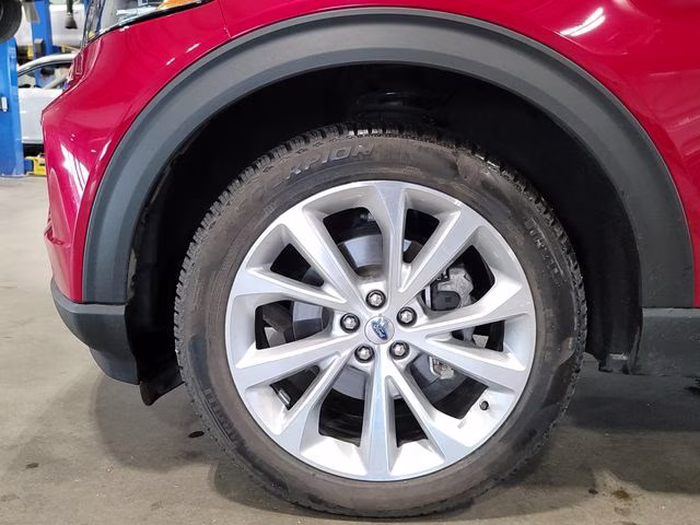 2022 Red Metallic Ford Explorer Platinum 4X4 SUV